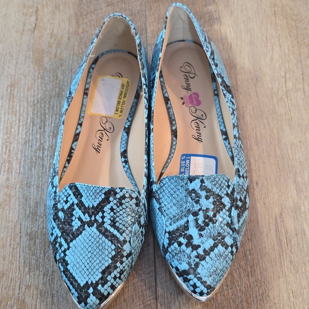 Penny Loves Kenny- Blue Snake Skin Flats. Size 6.5